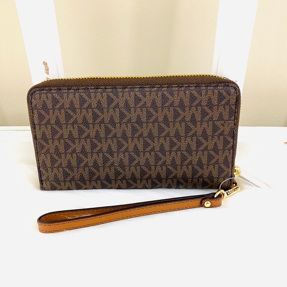 Michael Kors Jet Set Travel Large Flat Phone Case - Picture 4 of 10